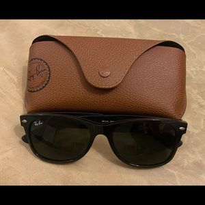 Ray-Ban Wayfarer -Like Brand New, Receipt included